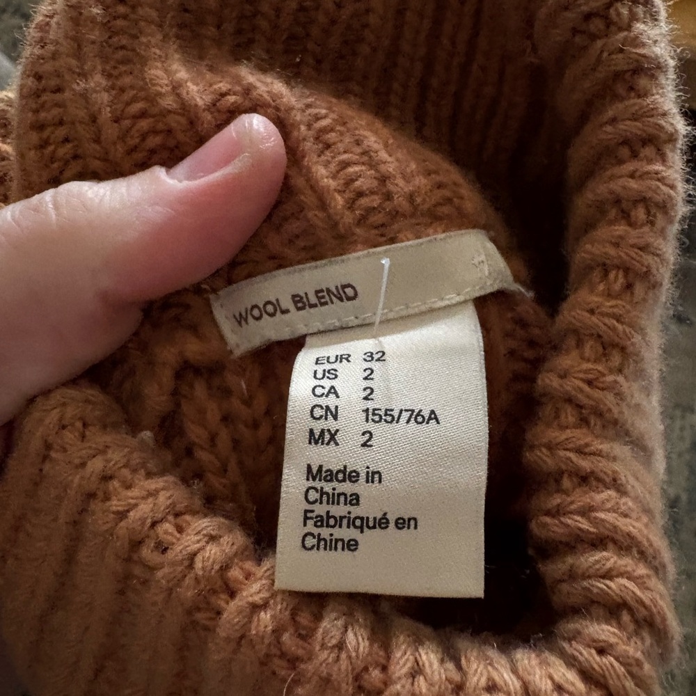 h&m chesnut wool blend turtleneck - Picture 4 of 5